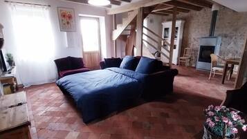 Televisie en een open haard