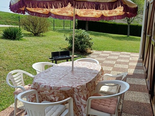 Peaceful countryside house with spacious outdoor area