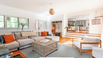 Smart TV, fireplace, offices