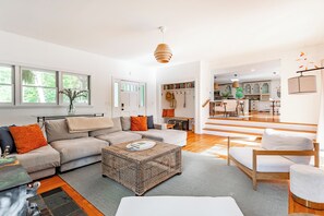 Smart TV, fireplace, offices