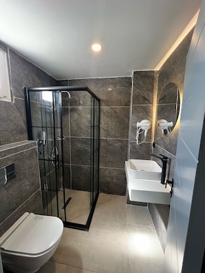 Hair dryer, bathrobes, slippers, bidet - Cim Suite Hotel (Antalya)