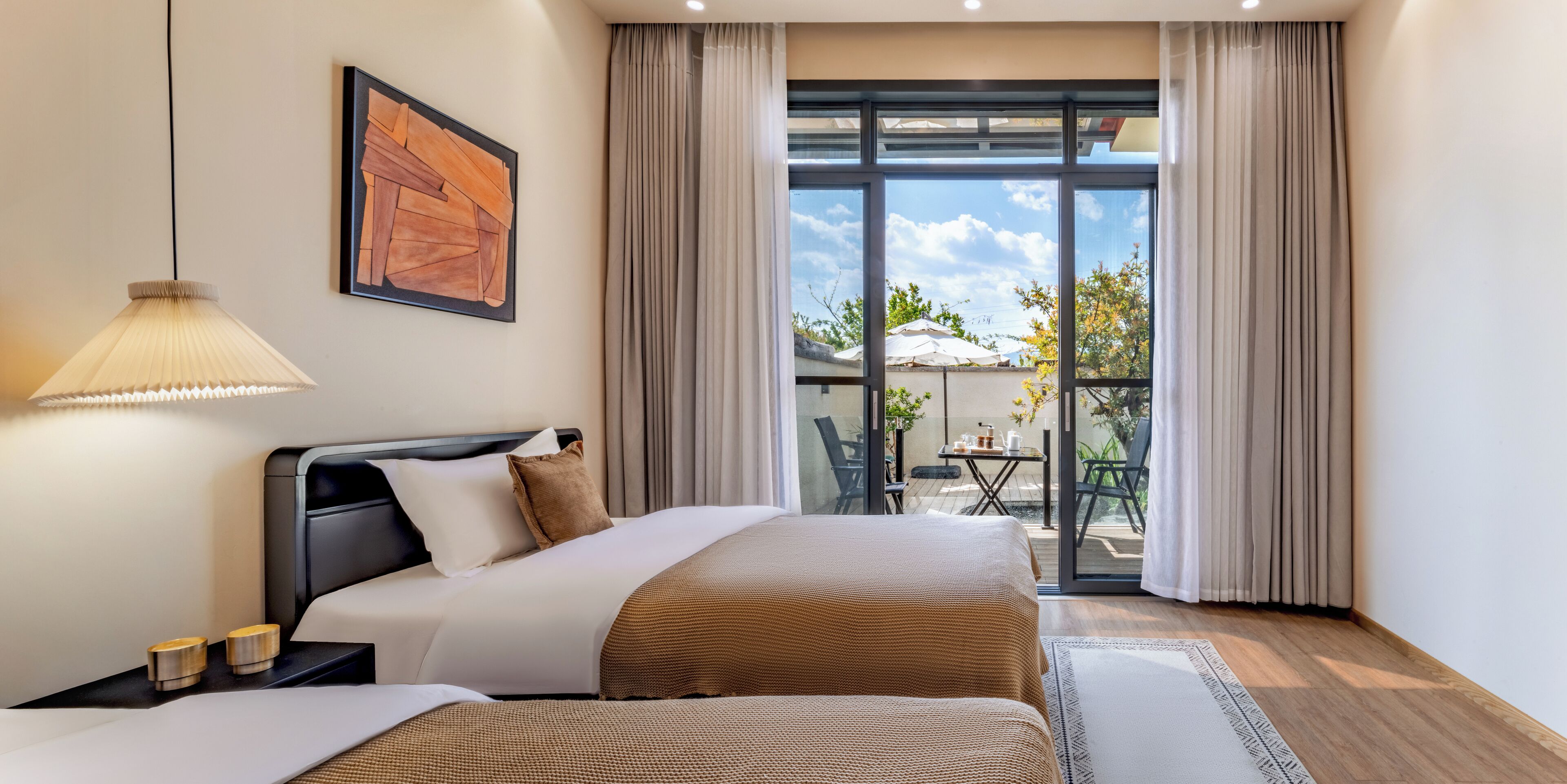 4 bedrooms, desk, iron/ironing board, free WiFi