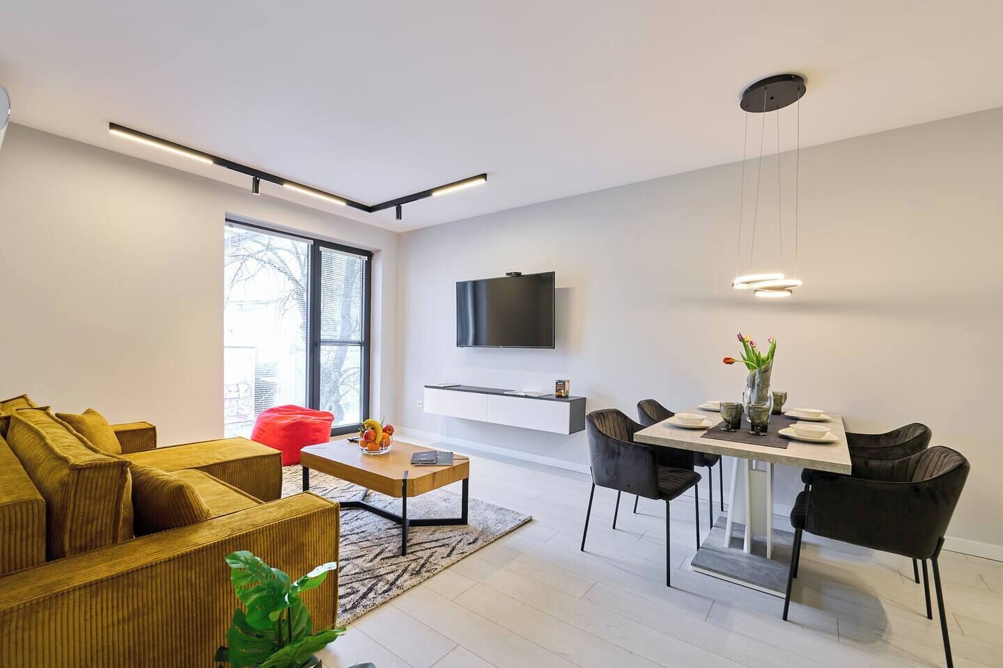 Smart TV, offices
