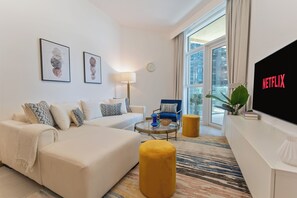 55-inch Smart TV with cable channels - Upscale 1BR Luxury Apt in Missoni Urban Oasis (Dubai)