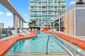 Pool - 2-BD Condo by Brickell City Centre - Pool & Gym (Miami)