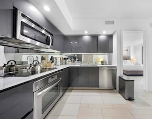 Fully equipped kitchen 