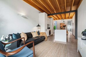 TV, stereo, offices