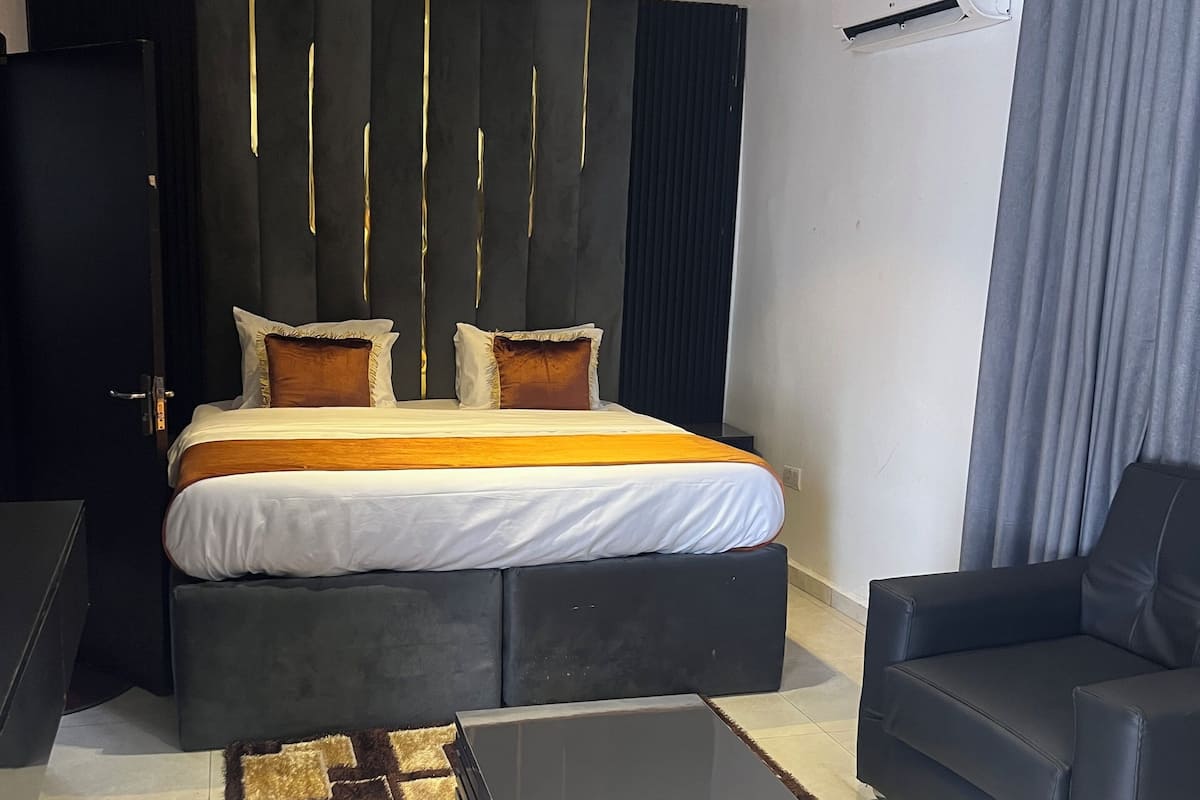 Superior Studio Suite, City View | 1 bedroom, desk, laptop workspace, free WiFi