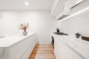 Fridge, microwave, oven, stovetop