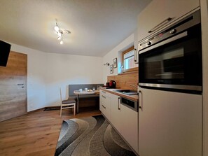 Oven, dishwasher