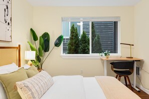 2 bedrooms, desk, iron/ironing board, travel cot