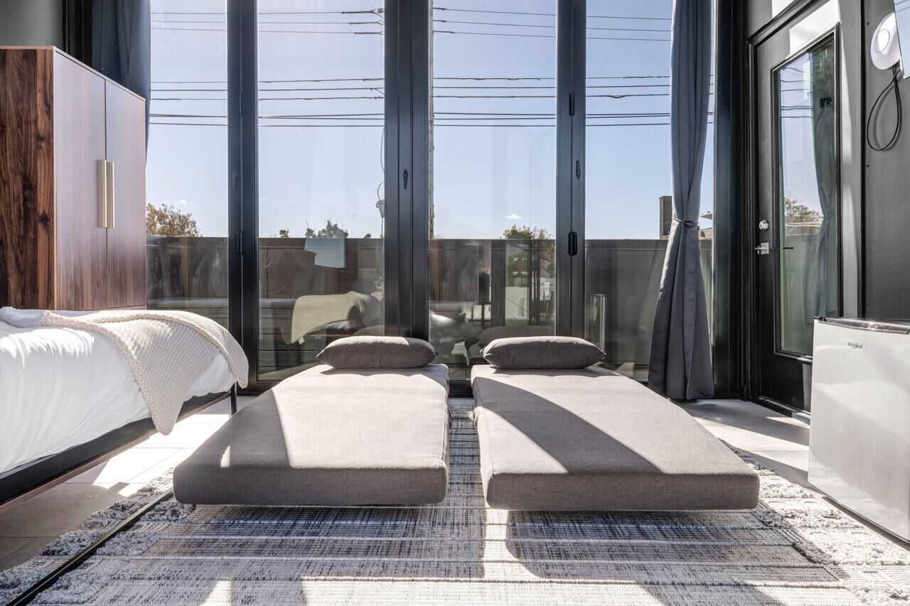 4 Schlafzimmer, Schreibtisch, Bügeleisen/Bügelbrett, Reisekinderbett