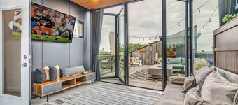 Luxury Rooftop Oasis Tremont
