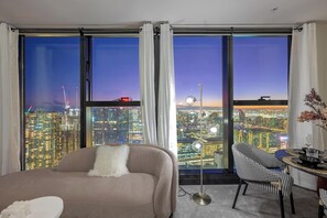 TV - 180-Degree Views with Premier Executive Style Living (Melbourne)