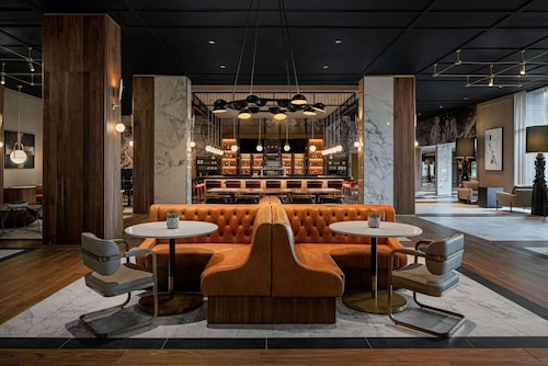 Near Valley Forge | Shuttle. Restaurant. Gym.