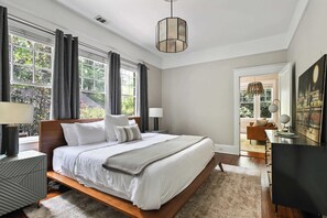 4 habitaciones, escritorio, tabla de planchar con plancha y wifi 