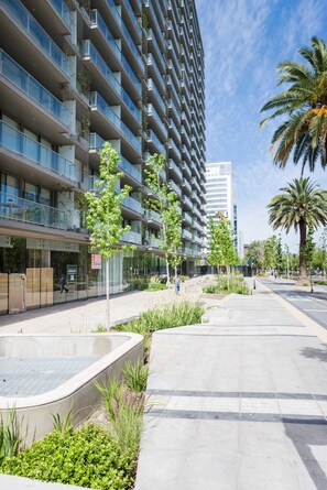 Property grounds - Comfort & Style 2BR Las Condes Apt, perfect for 5 (Las Condes)