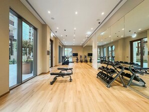 Fitness facility - Stylish 2BR Stay Near Dubai Creek Harbour & Festival City Shopping Mall (Dubai Creek Harbour)