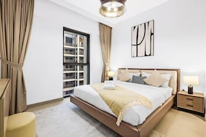 2 bedrooms, travel cot, WiFi, bed sheets