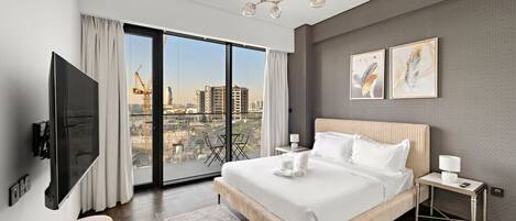 2 bedrooms, desk, iron/ironing board, WiFi