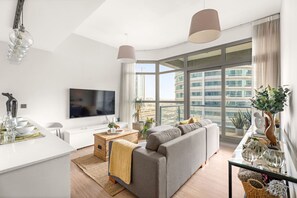Smart-TV, Tischtennisplatte