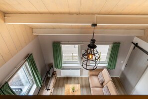 Unclassified image, 2 of 13, button