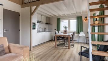 Een televisie en een kantoor