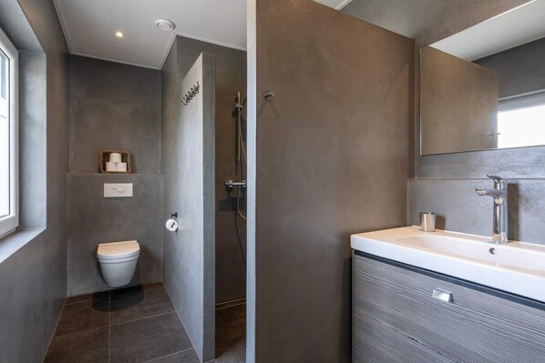 Unclassified image, 1 of 13, button