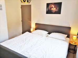 2 bedrooms, WiFi, bed sheets