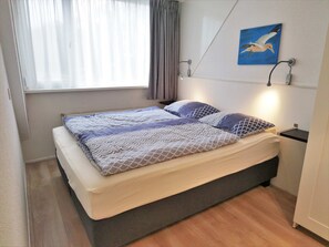 3 slaapkamers, een strijkplank/strijkijzer, wifi, beddengoed