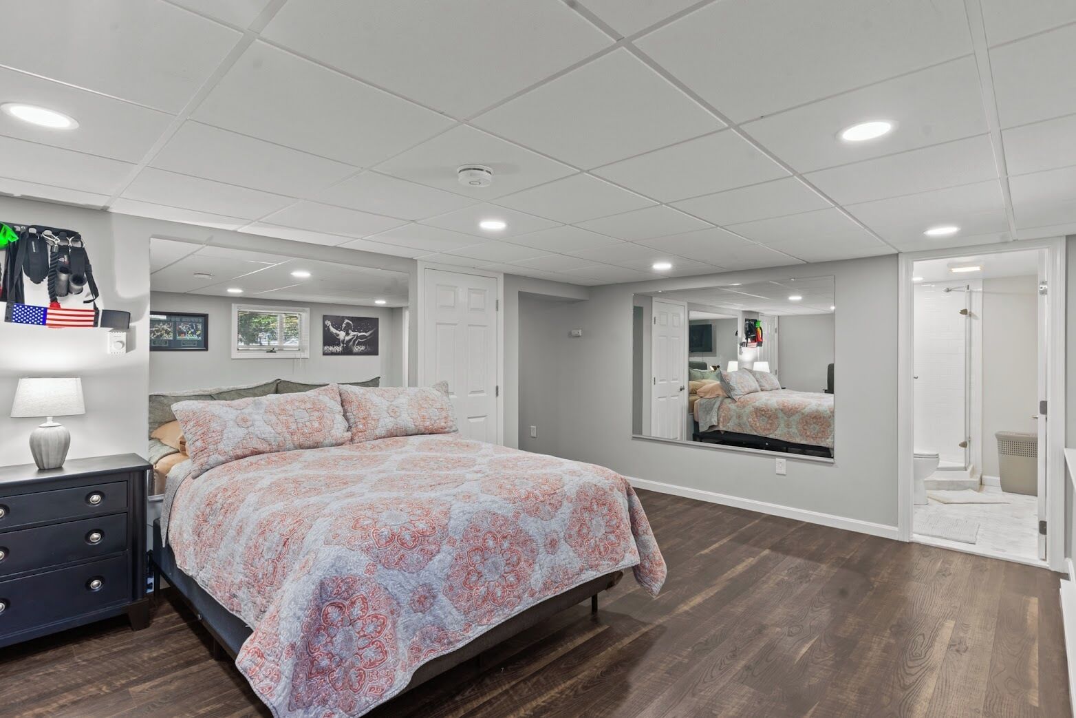 4 bedrooms, desk, iron/ironing board, free WiFi