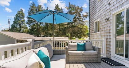 Spacious 4 Bed & 3 Full Bath Home in Bristol, RI - 300ft from the water