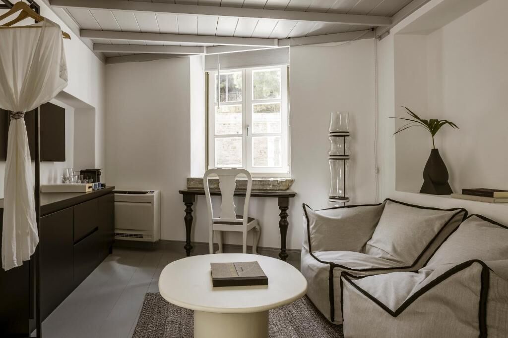 Bridal Suite with Terrace | Minibar, Zimmersafe, Schreibtisch, laptopgeeigneter Arbeitsplatz