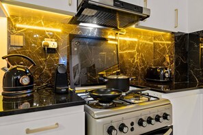 Fridge, microwave, oven, stovetop