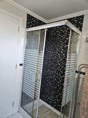 シャワー、タオル