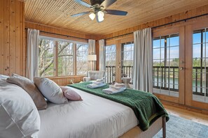 4 bedrooms, iron/ironing board, travel crib, free WiFi