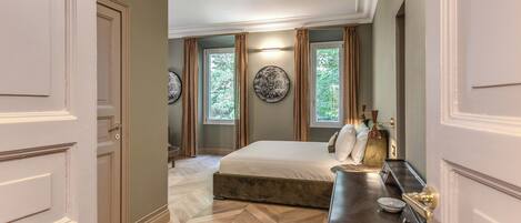 2 عدّة غرف نوم وواي فاي وملاءات أسرّة