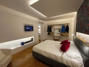 2 Schlafzimmer, Zimmersafe, Bügeleisen/Bügelbrett, WLAN
