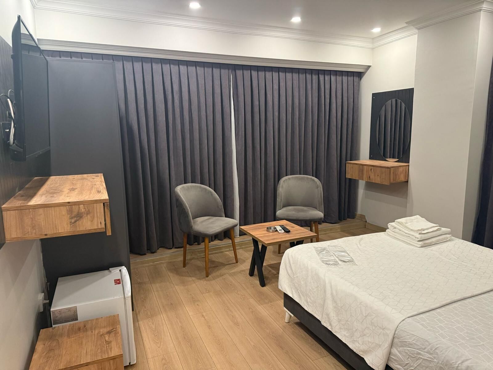 City Room | Frette Italian sheets, premium bedding, memory foam beds, in-room safe