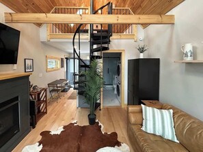 TV, fireplace - The Deerwood Tiny Home | Mtn Views w/ Fireplace! (Londonderry)