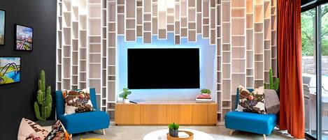 Télévision, cheminée, chaîne hi-fi, espaces bureaux