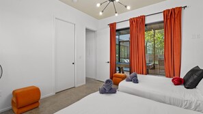 6 bedrooms, desk, iron/ironing board, WiFi