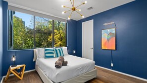 6 bedrooms, desk, iron/ironing board, WiFi