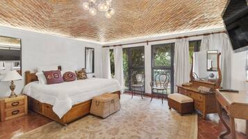 3 bedrooms, iron/ironing board, travel crib, WiFi