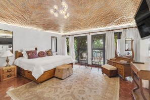 3 bedrooms, iron/ironing board, travel crib, WiFi