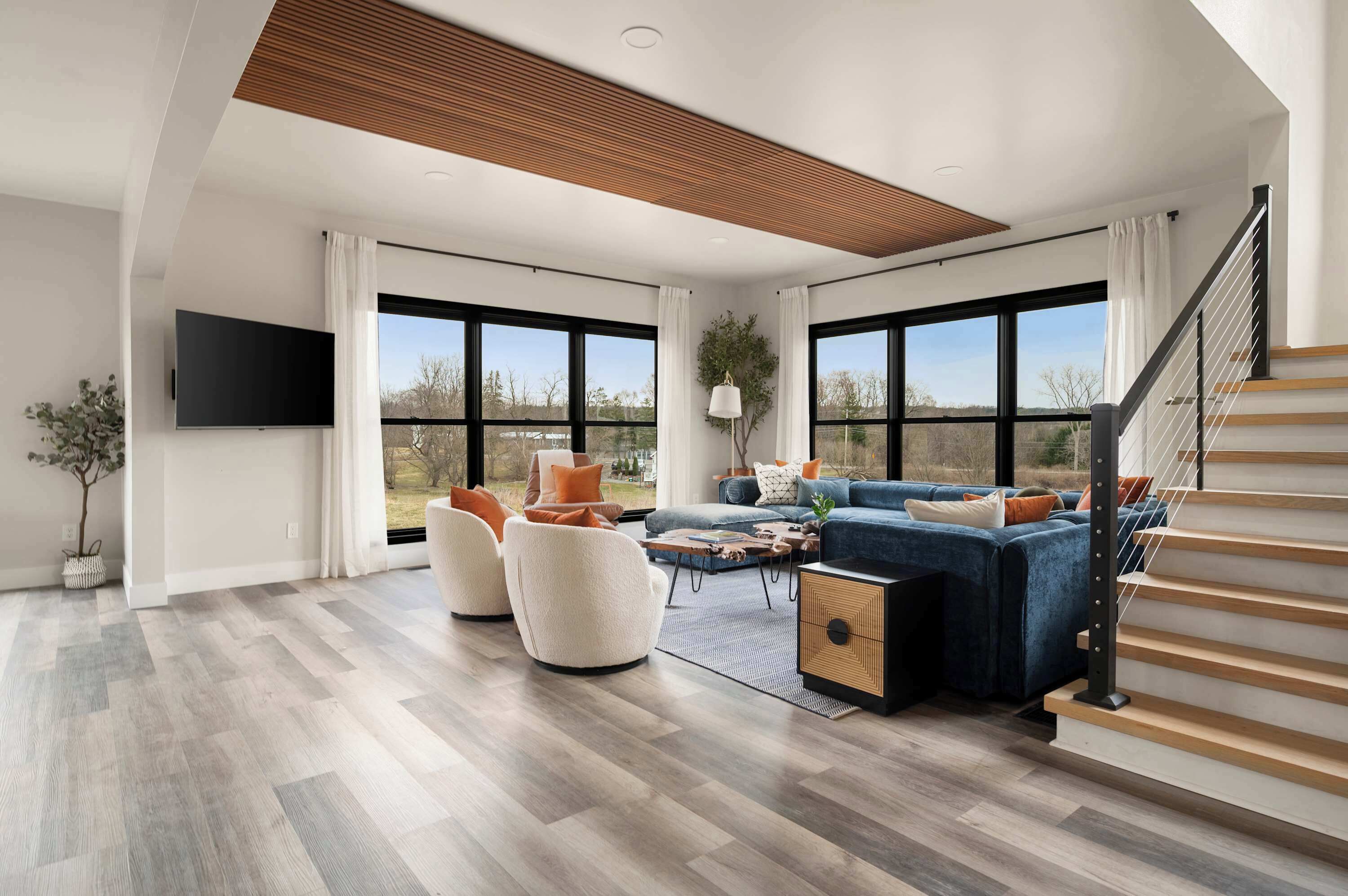 电视、桌上足球、办公室