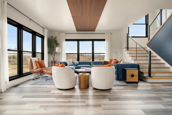 Interior - The Silversands Lakehouse (Lansing)