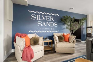 Interior - The Silversands Lakehouse (Lansing)
