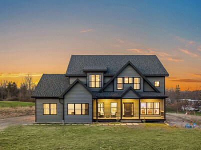 The Silversands Lakehouse | Hot Tub • Sauna • Game Room