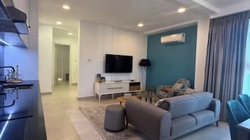 Condo, Balcony, City View | Living area